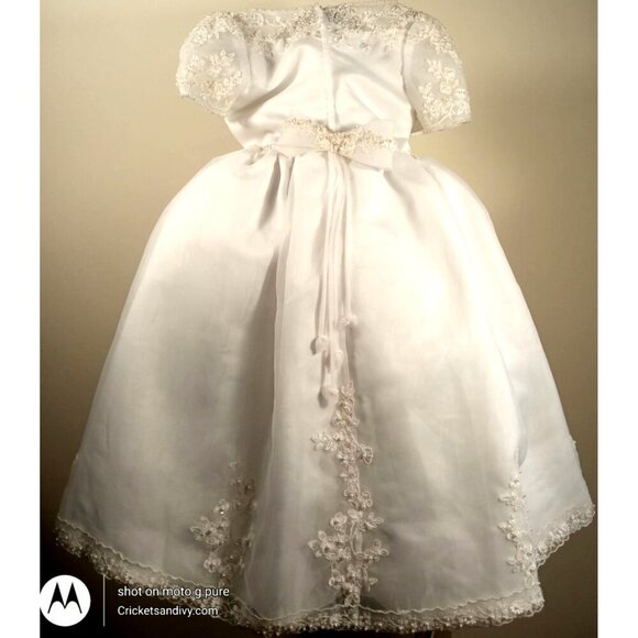 Communion Gown NWT Beautiful Applique Beading and Crystals Stunning! - Picture 3 of 16